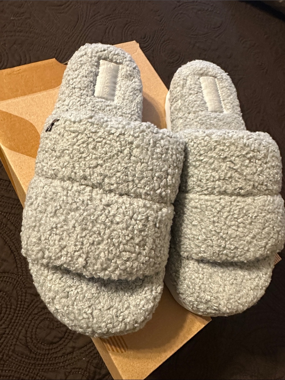 Cozy Gray Sherpa Slide Slippers